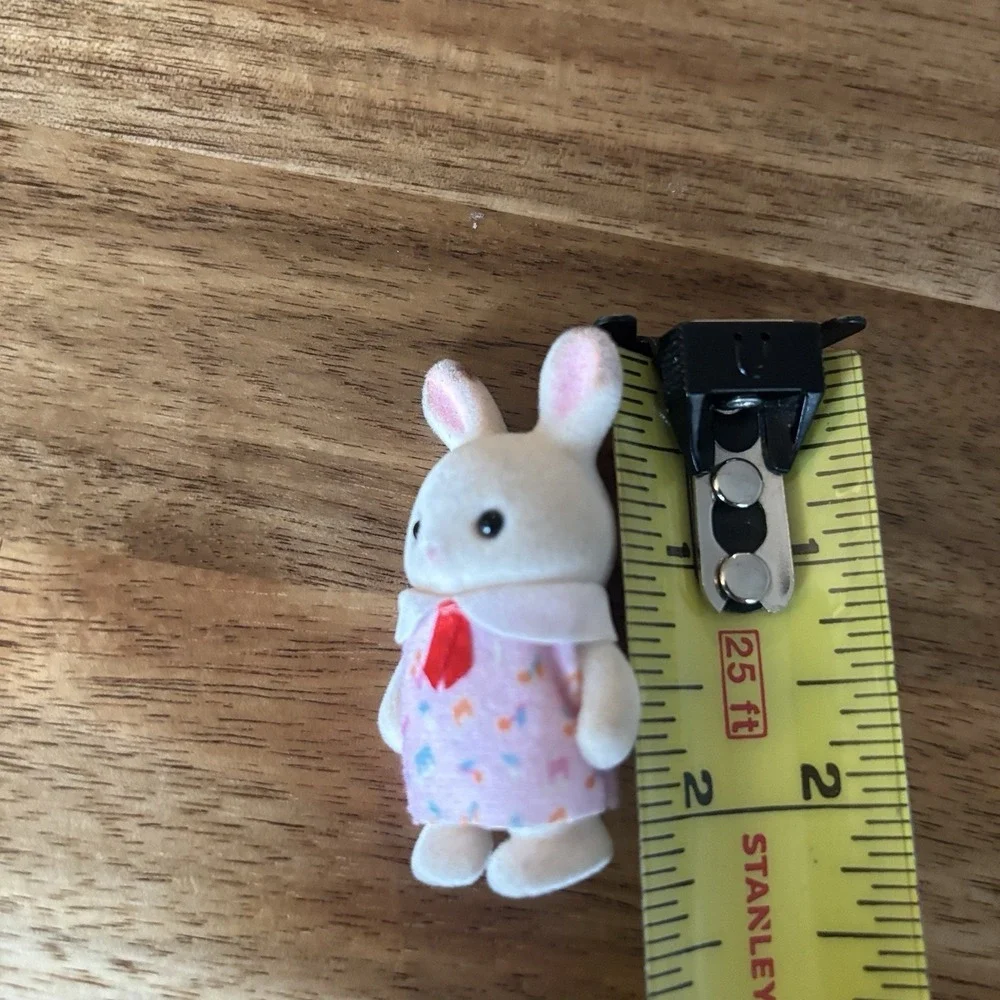 Calico Critters Rabbit Figure Sylvanian Families Doll Dipped Ears~PREOWNED 1